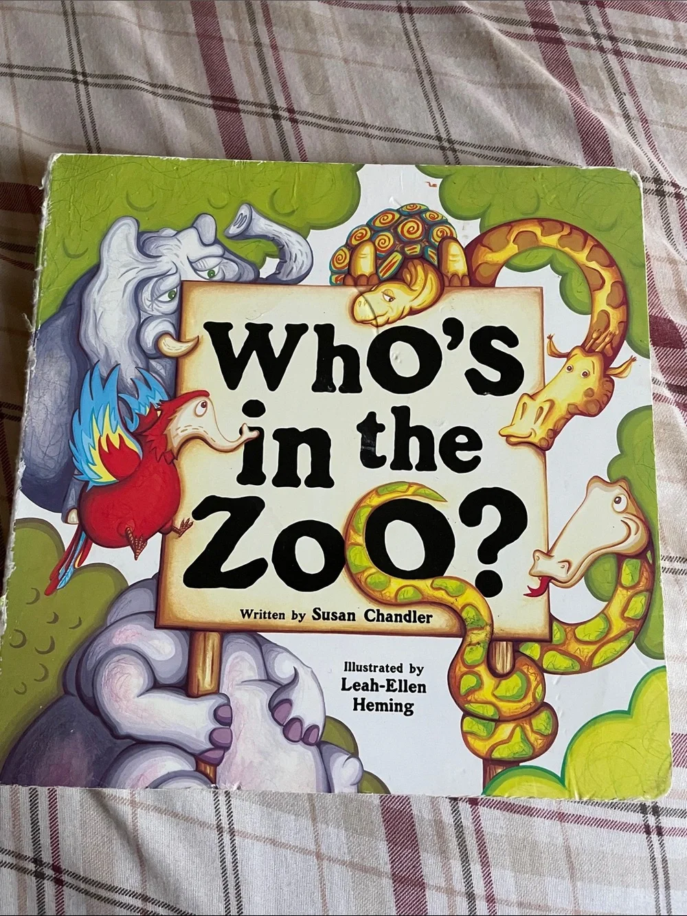 Who's in the Zoo? - Green Kids' Picture Book by Susan Chandler